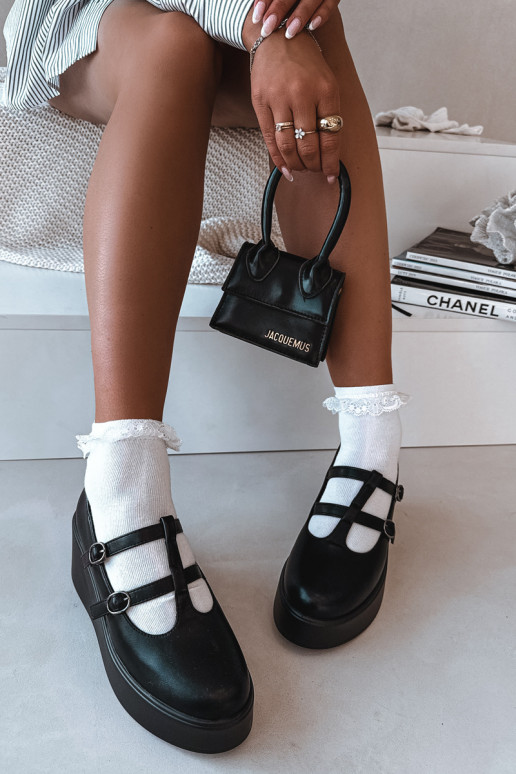 Schuhe Feminin Auf einem Keil mit Streifen schZuarze Farbe Jesivelle