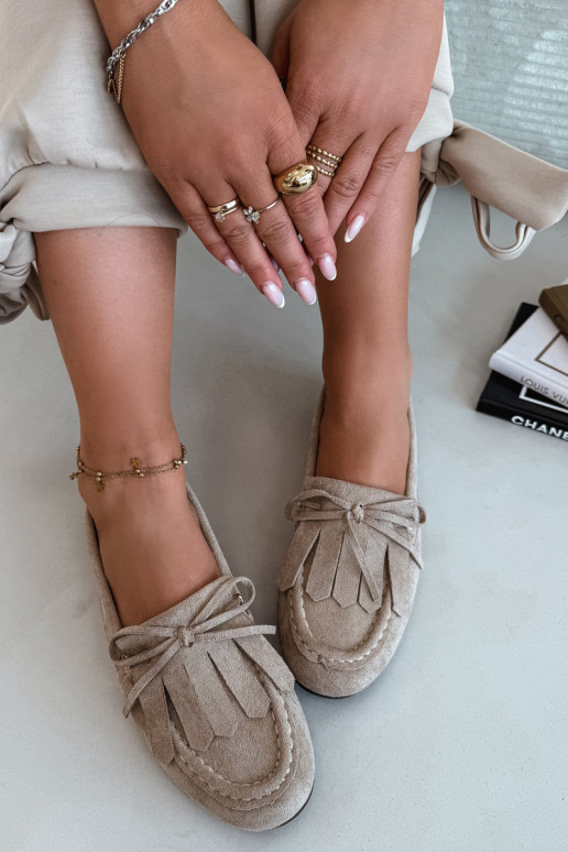 Sandfarbene Glorina Damen Mokassins mit stilvollen Details und Quasten