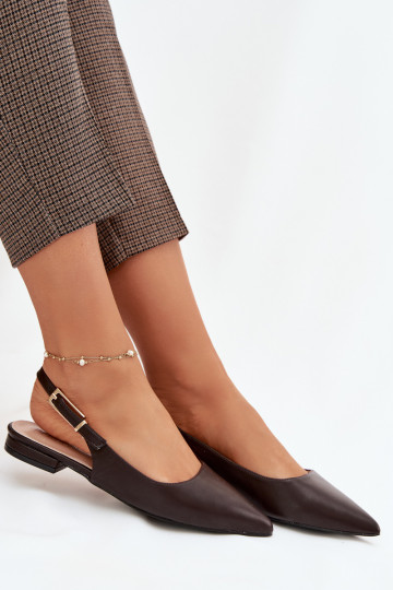 Schokoladenfarbene Iverelle Ballerinas mit goldenen Schnallen