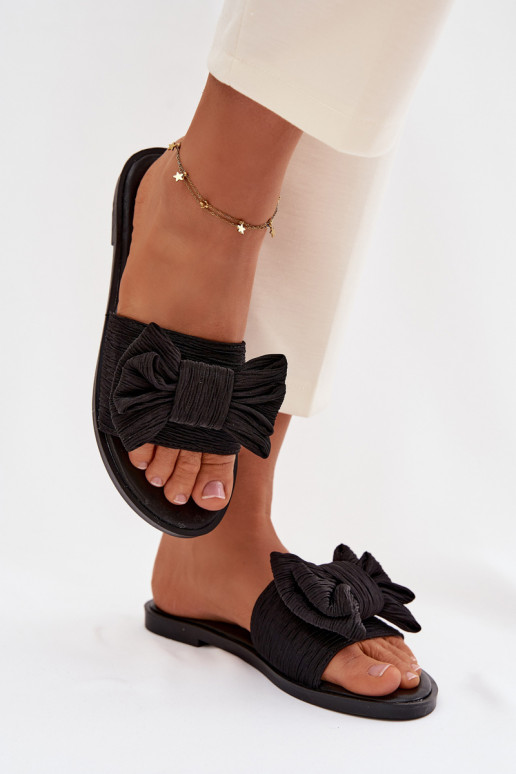 Damenhausschuhe mit breiten Absätzen mit Bändern schZuarze Farbe Amivelle