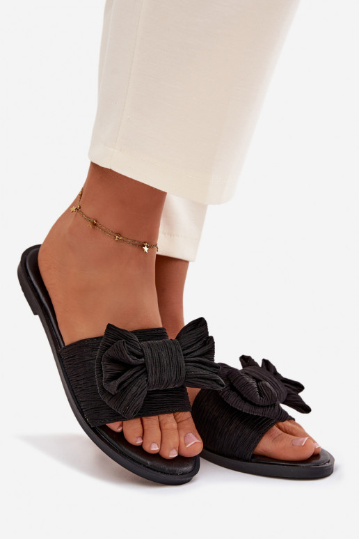 Damenhausschuhe mit breiten Absätzen mit Bändern schZuarze Farbe Amivelle