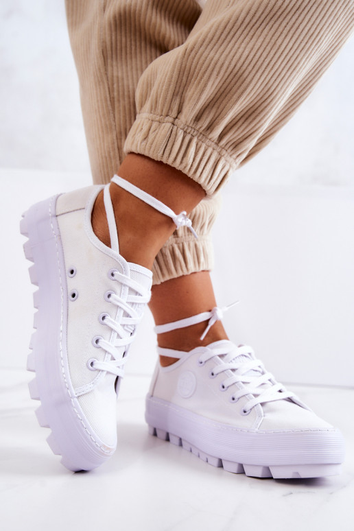 Frauen Schuhe mit einer Plattform BIG STAR JJ274488 Zueiße Farbe