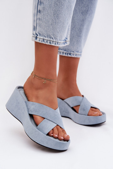 Damenhausschuhe Auf einem Keilaus Öko-INildlederu blaue Farbe Calorine 2