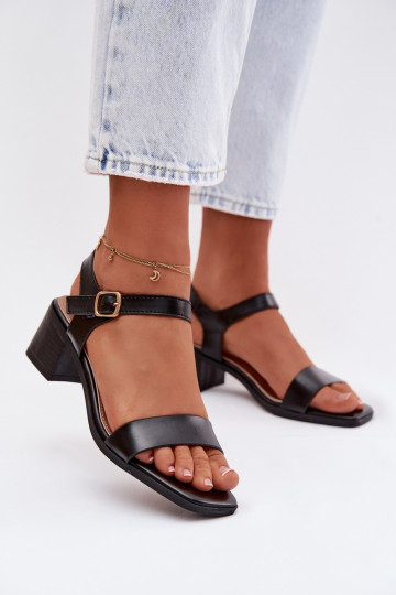Damen-Sandalen aus Kunstleder mit Plattform in Schwarz Sabela 2