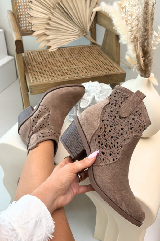 Durchbrochene Stiefel CoZuboy-Stil Feminin mit Absätzen S.Barski HY61-8012 braune Farbe