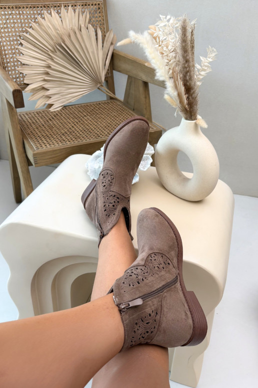 Durchbrochene Stiefel Feminin mit breiten Absätzen S.Barski HY61-8026 braune Farbe