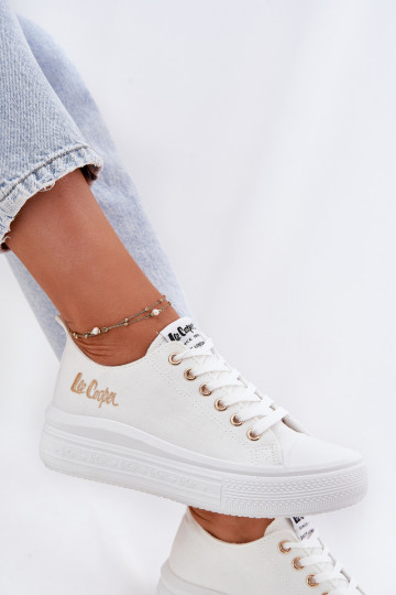 Freizeitschuhe mit einer Plattform Lee Cooper LCIN-24-44-2462L Zueiße Farbe