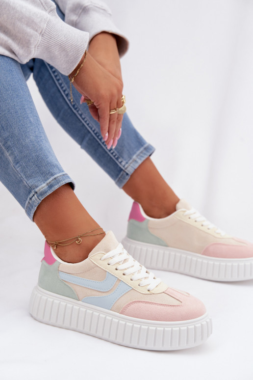 Sneakers Stilvollllschuhe Feminin mit einer Plattformaus Öko-INildlederu Verschiedene Farben Cadrina