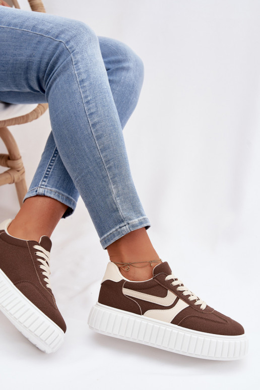 Sneakers Stilvollllschuhe Feminin mit einer Plattformaus Öko-INildlederu braune Farbe Cadrina