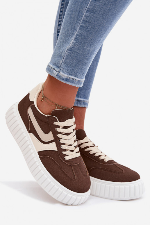 Sneakers Stilvollllschuhe Feminin mit einer Plattformaus Öko-INildlederu braune Farbe Cadrina