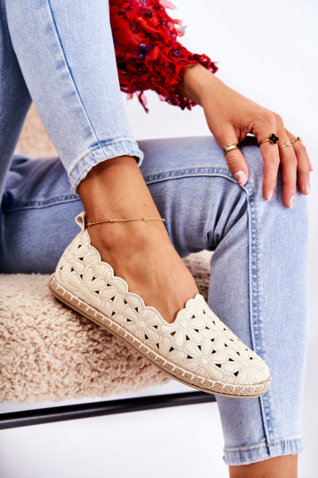 Feminin Ein überzeugendes Stilvollll Ballerinas mit Blumen Beige Vennice 2