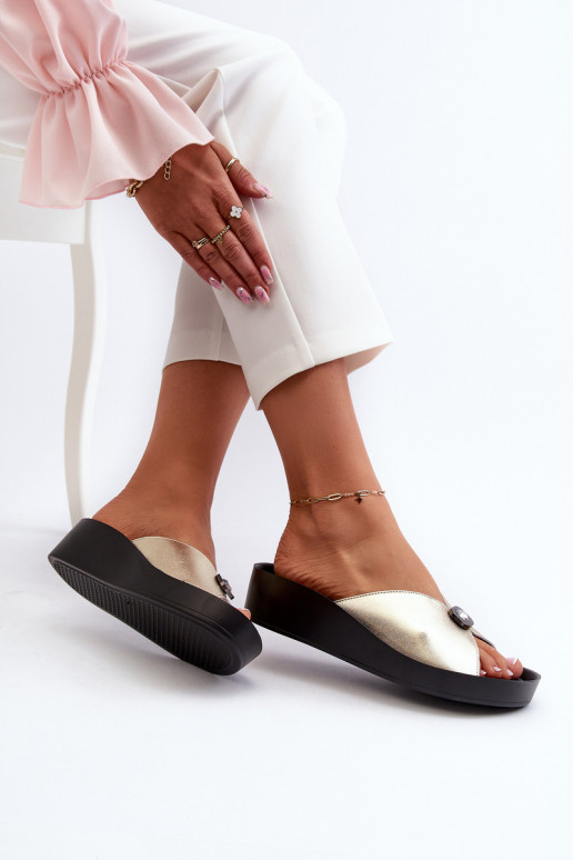 Lederhausschuhe Feminin mit Ornamenten goldene Farbe S.Barski KV27-027