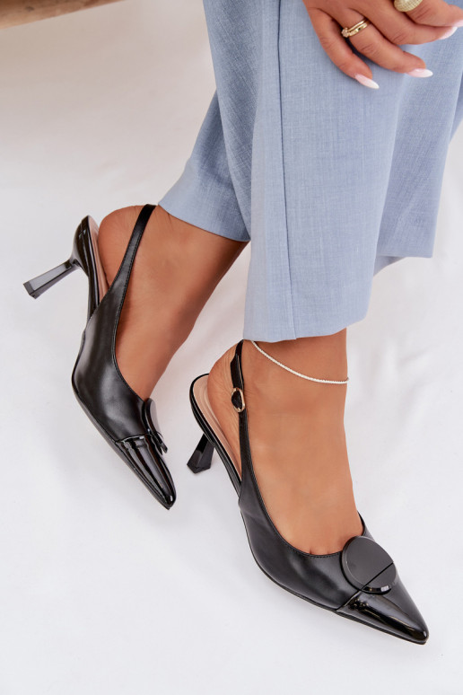 Damensandalen mit dünnen Absätzen Mit Dekorationen Detalem schZuarze Farbe Es mussriae