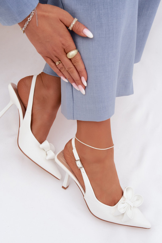 Damensandalen mit dünnen Absätzen mit Bändern Zueiße Farbe Jonera