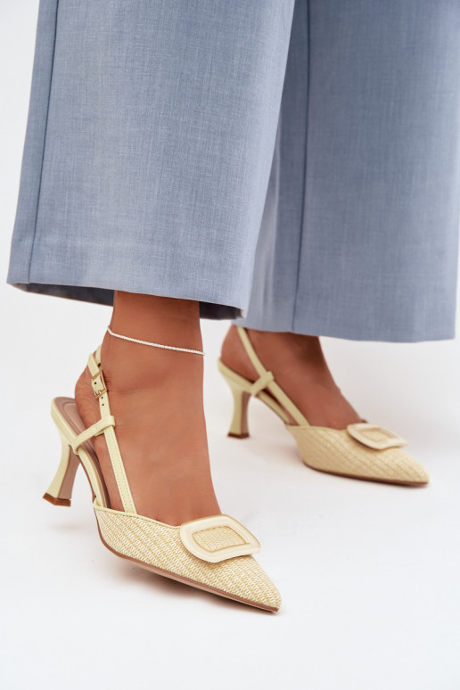 Damensandalen mit Absätzen Mit Dekorationen Element gelbe Farbe Eslina