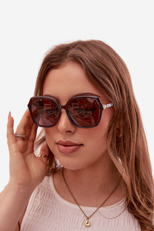 Sonnenbrille Feminin mit leuchtenden Augen braune Farbe