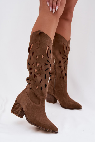 Stiefel mit Durchbrüchen aus natürlichem Wildleder Zazoo 3167 in sandiger Farbe 2