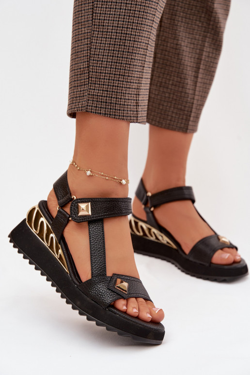 Damensandalen Feminin mit einer Plattform D&A CR61-3070 schZuarze Farbe