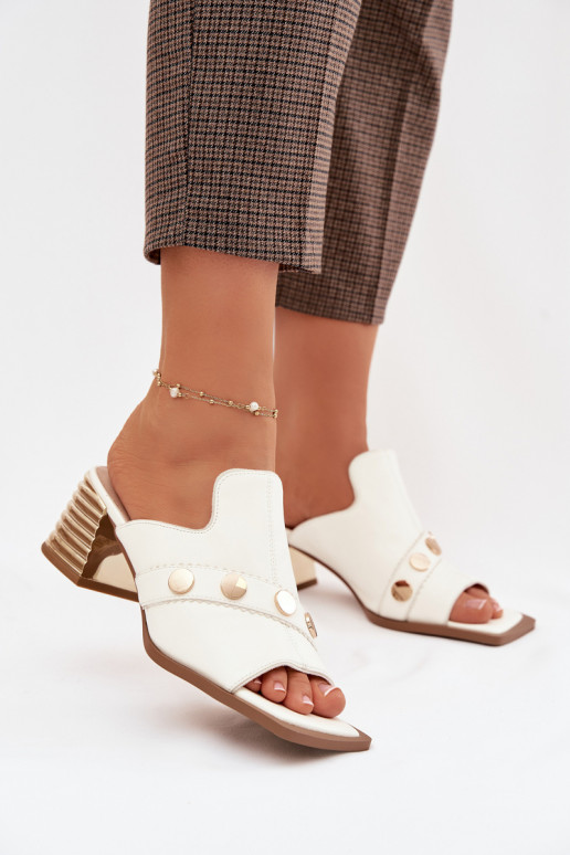 Lederhausschuhe mit Absätzen mit verzierten Absätzen D&A CR61-3063 Zueiße Farbe