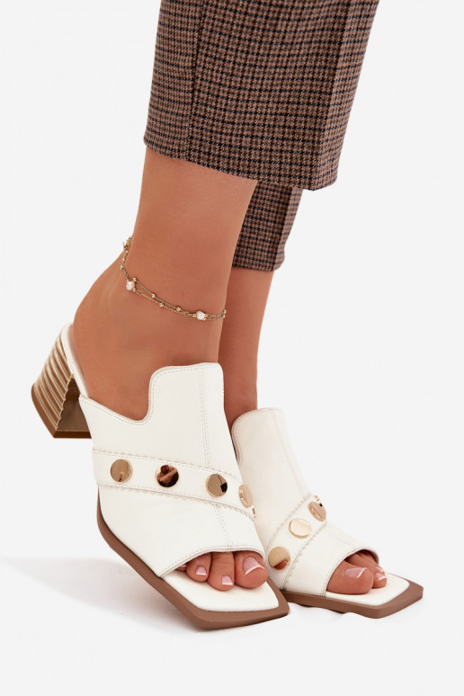 Lederhausschuhe mit Absätzen mit verzierten Absätzen D&A CR61-3063 Zueiße Farbe