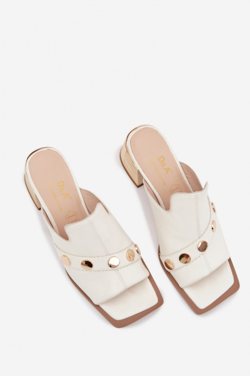 Lederhausschuhe mit Absätzen mit verzierten Absätzen D&A CR61-3063 Zueiße Farbe