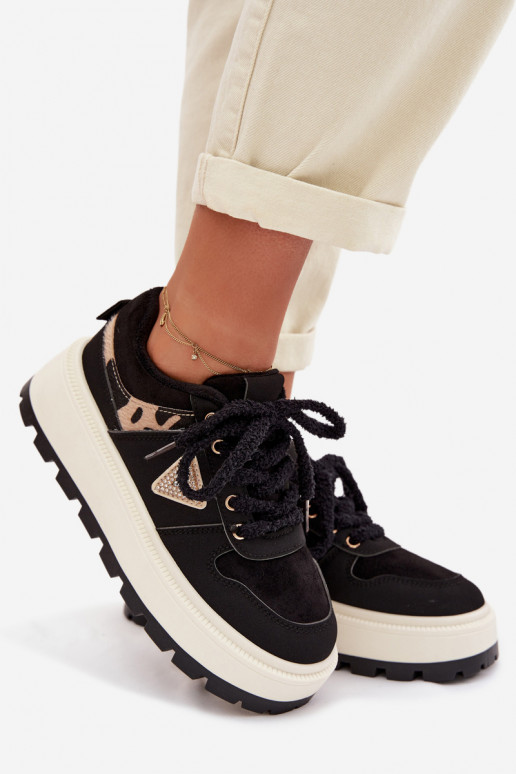 Sneakers Stilvollllschuhe Feminin mit einer Plattform schZuarze Farbe Florinda