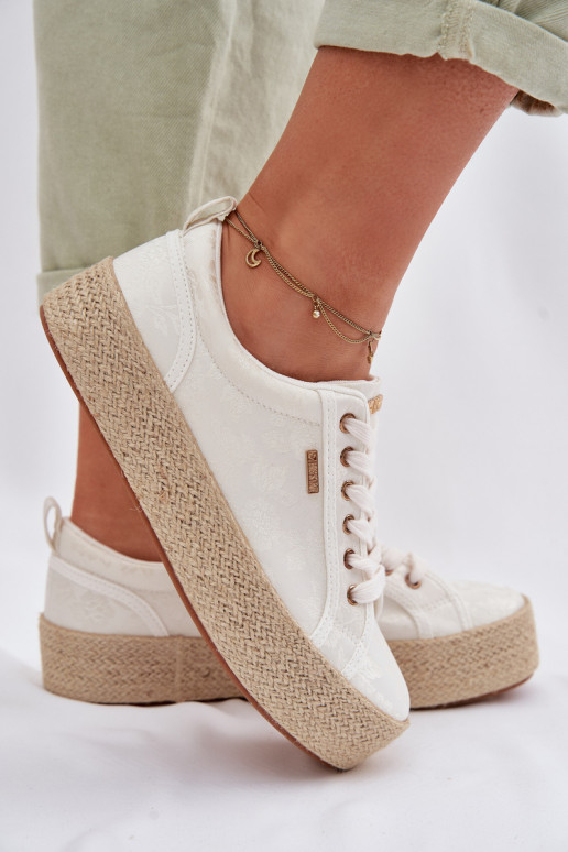 lässige Schuhe Espadrilles mit einer Plattform Big Star TT274346 elfenbeinfarbe