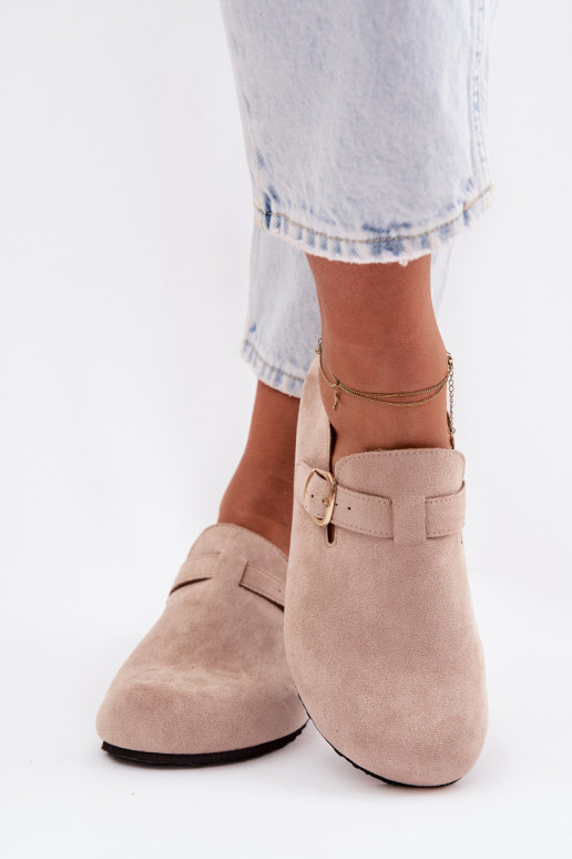 Damen Schuhe aus Kunstleder mit goldfarbenen Schnallen in Sandfarben Ismora