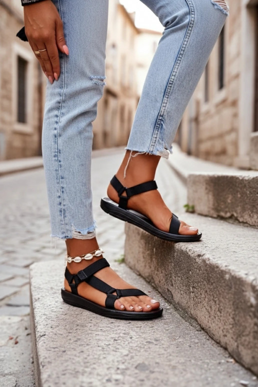 Damensandalen im sportlichen Stil mit Klebeverschlüssen in der Farbe Schwarz von Vilari