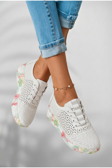 Haut mit durchbrochenen Elementen Schuhe Feminin Zueiße Farbe Telina