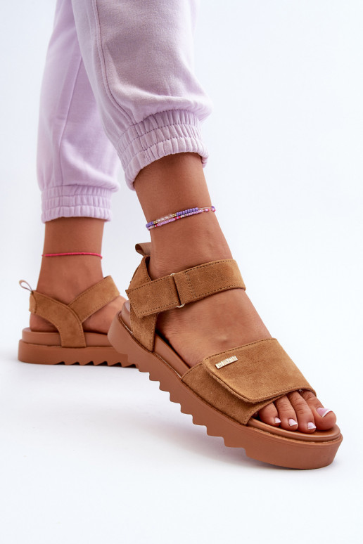 Feminin INildledersandalen mit einer Plattform Big Star NN274705 braune Farbe