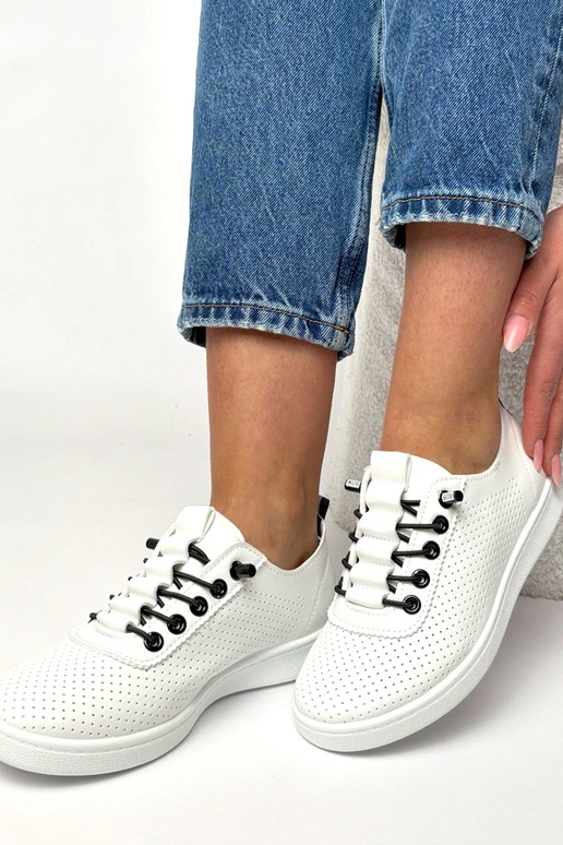 Weiße einlegbare perforierte Sneaker...