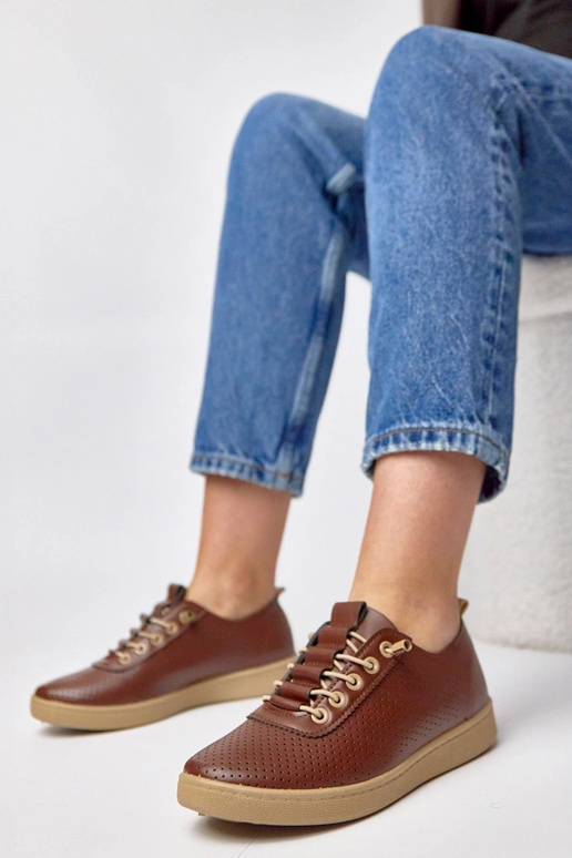 Braune einlegbare perforierte Sneaker...