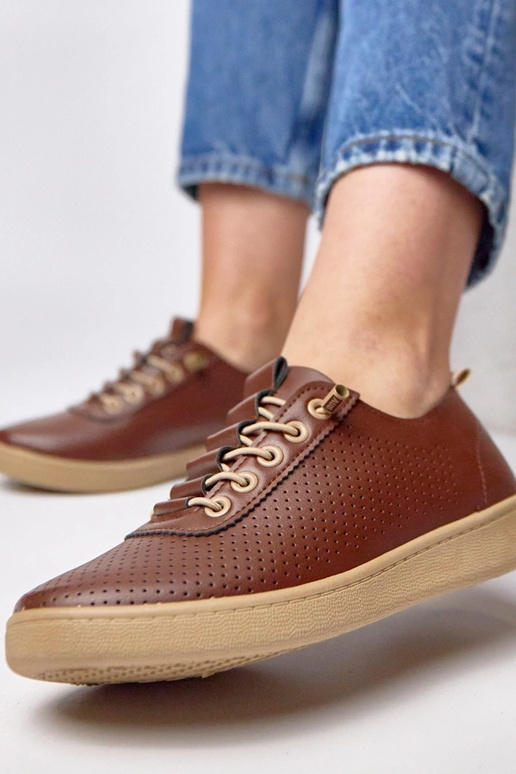 Braune einlegbare perforierte Sneaker...