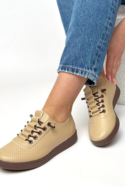 Sandfarbene einlegbare perforierte...