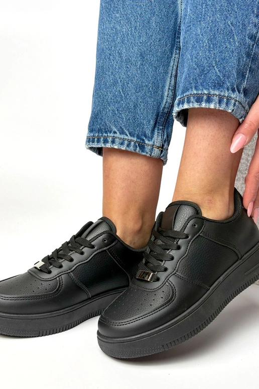 Schwarze Sneakers mit Platform Brigitte