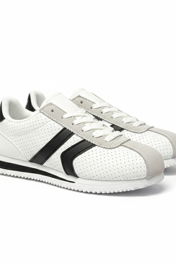 Weiß-schwarze Sportsneaker...