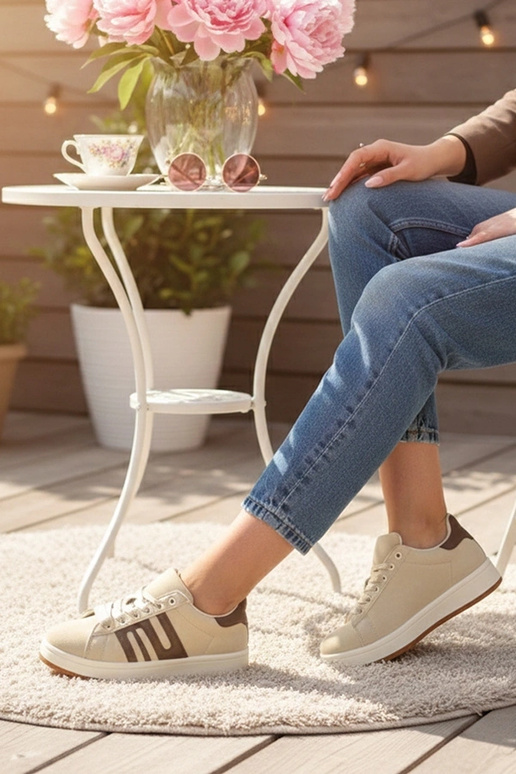 Sandfarbene Alltagssneaker Delphine