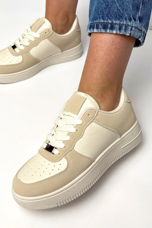 Sandfarbene Sneaker mit Plateau Brigitte