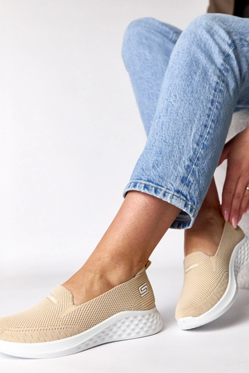 Sandfarbene textile Slip-On... 2