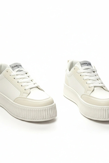 Weiße Sport-Sneaker auf Plattform Solange 2