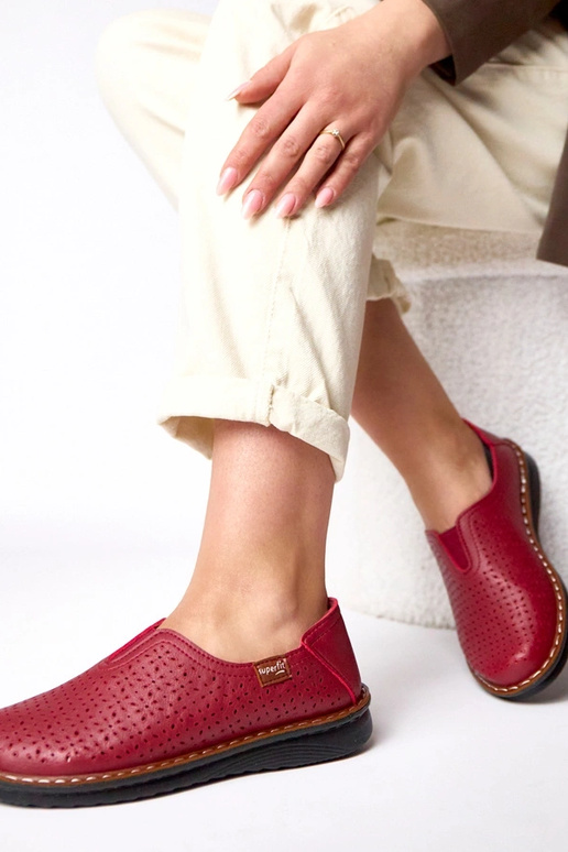 Weinrote durchbrochene Halbschuhe Rosa