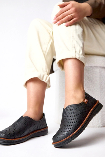 Schwarze durchbrochene... 2