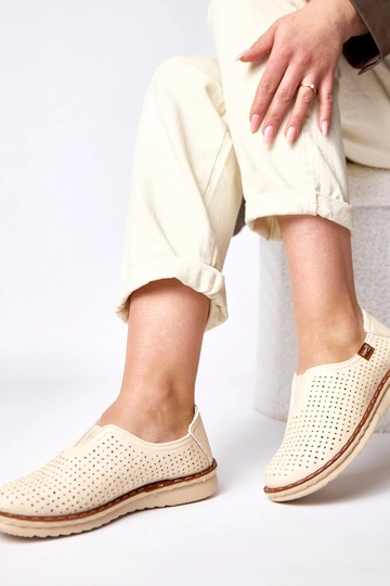 Cremefarbene durchbrochene Halbschuhe Rosa 2