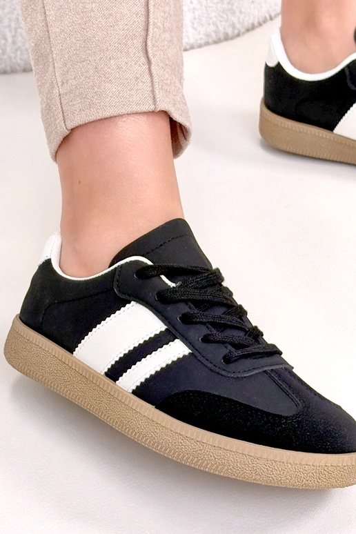 Schwarze Alltags-Sneaker mit Plateau...