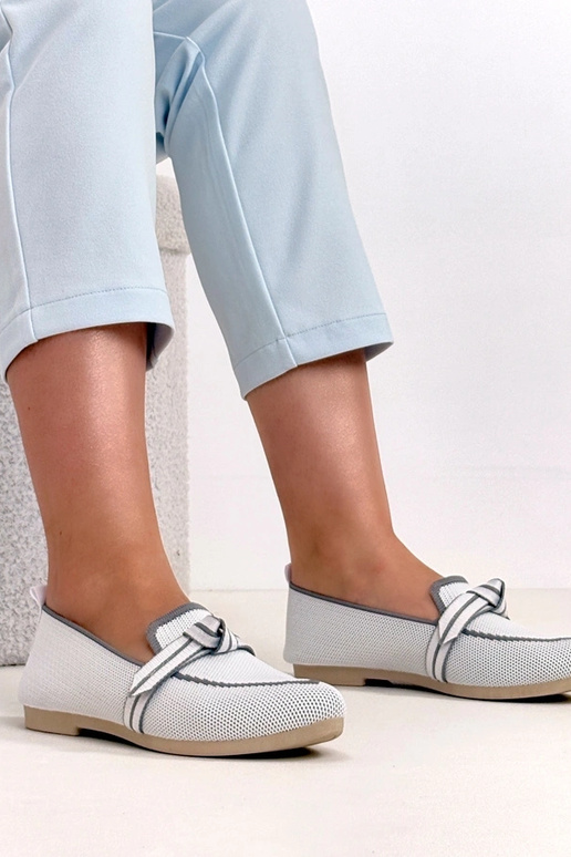 Weiße Wildleder-Ballerinas mit...