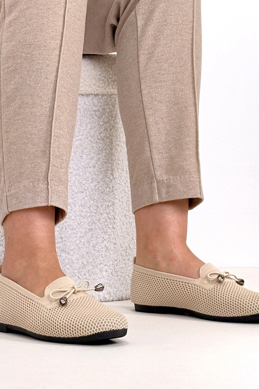 Sandfarbene Stoff-Mokassins mit...