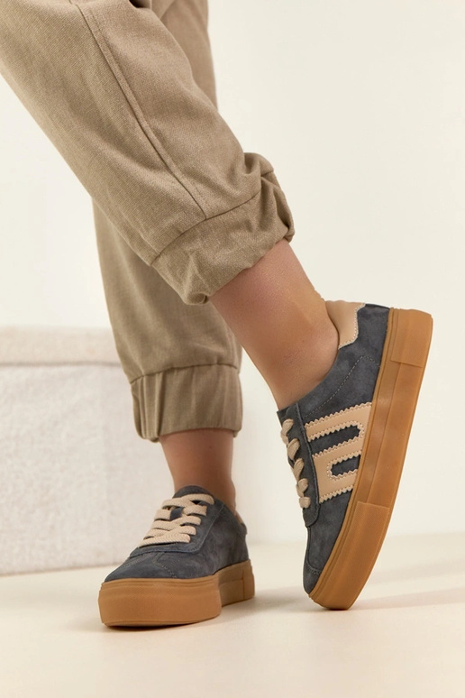 Graue Leder-Sportschuhe mit Plattform...