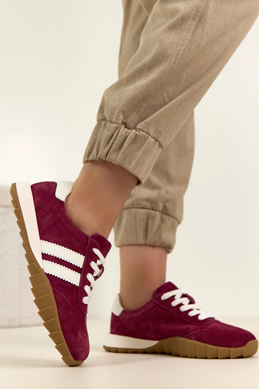 Bordeauxfarbene Leder-Sportschuhe...