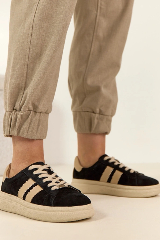 Schwarze Leder-Sneaker mit Plateau...